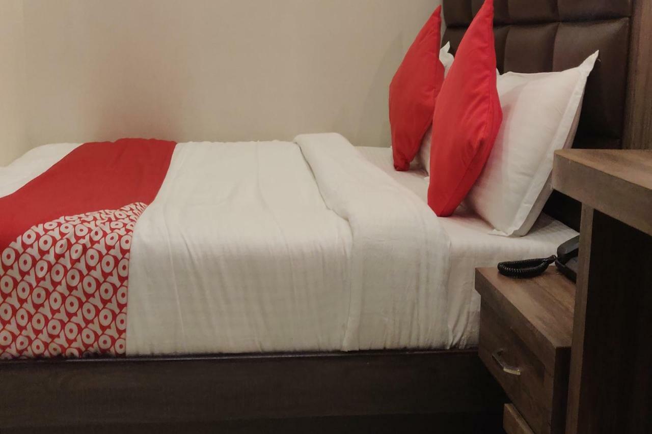 โอโย 42009 โฮเต็ล เอ วัน สวีท Hotel มุมไบ ภายนอก รูปภาพ